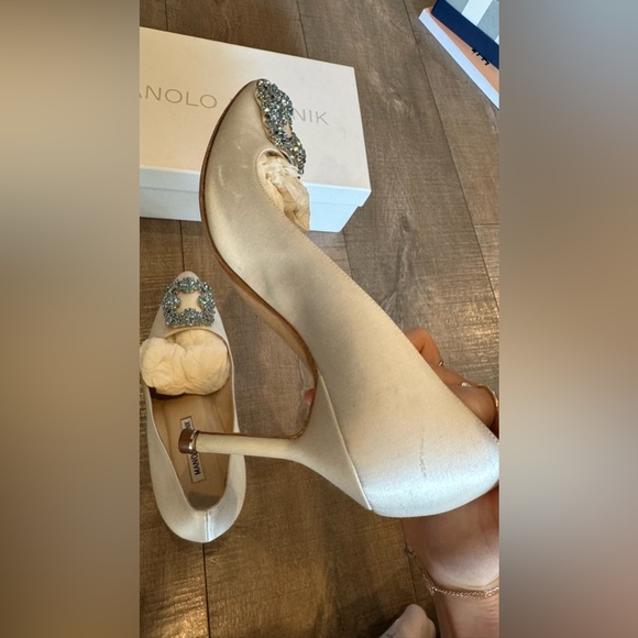 Sold Manolo Blahnik Hangisi Pump 38 - Picture 5 of 10